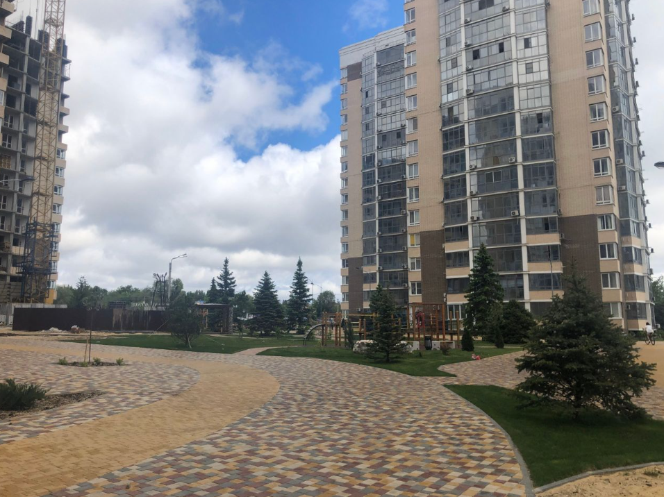 Гранд авеню (Grand Avenue)